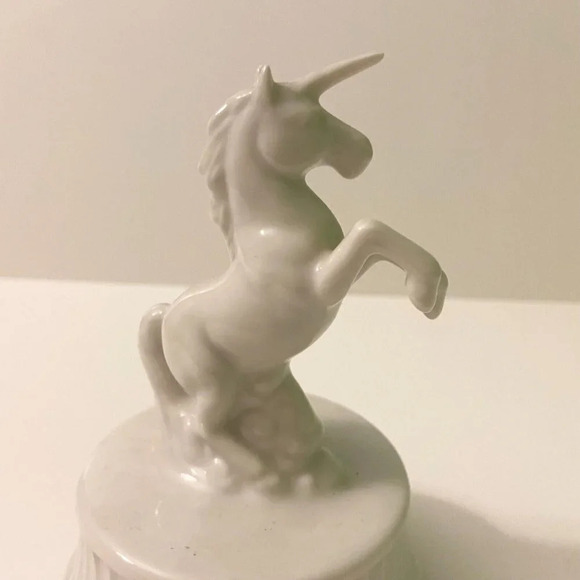 Vintage Otagiri Unicorn Rotating Music Box As Time Goes By 5 Inch Tall Figurine - Picture 5 of 16
